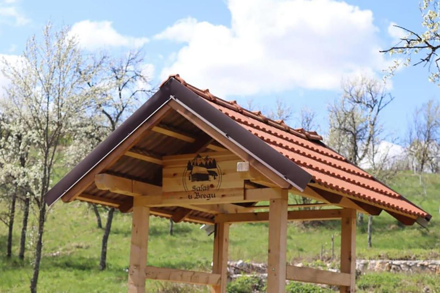 Salas U Bregu In Cheile Carasului