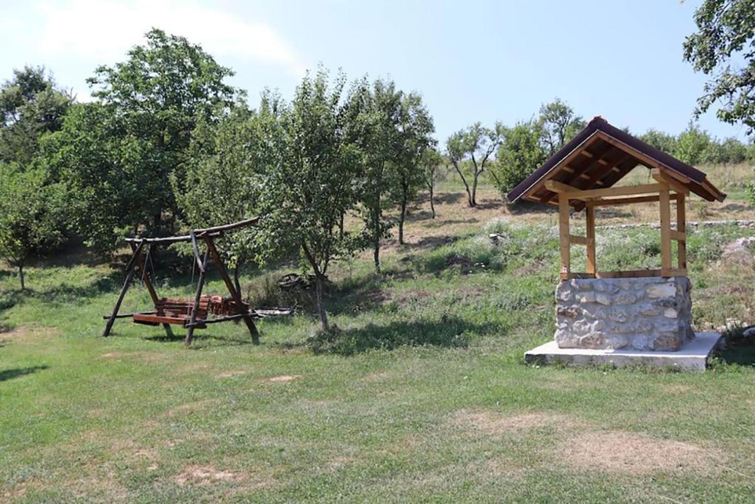 Salas U Bregu In Cheile Carasului Ferienhaus