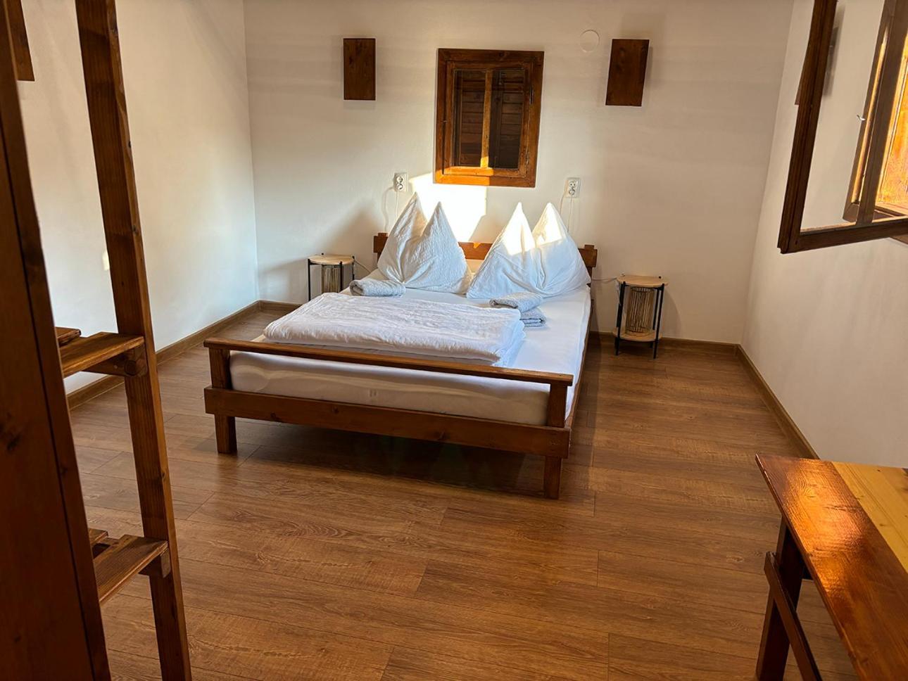 Ferienhaus Salas U Bregu In Cheile Carasului *